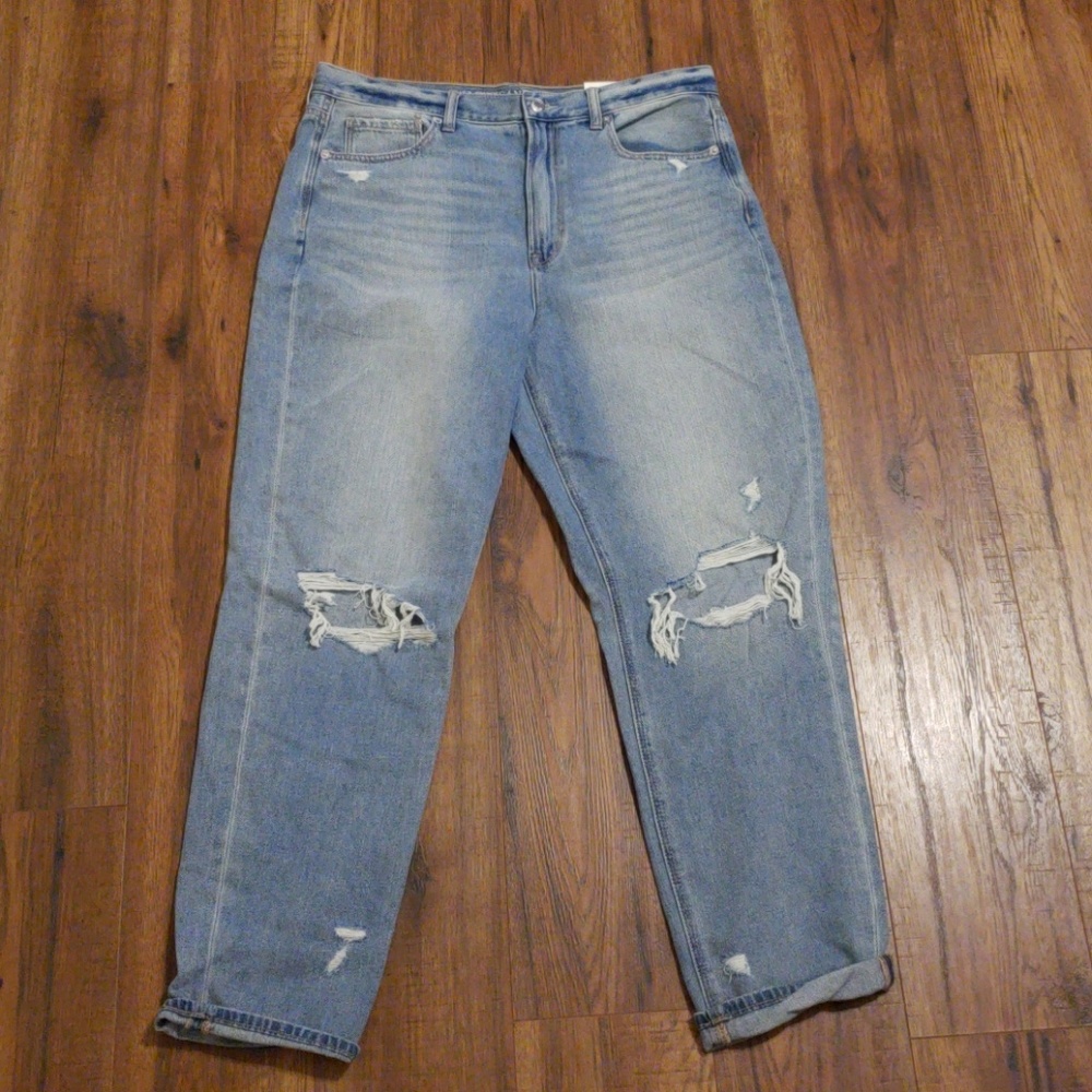 American Eagle Ripped Jean